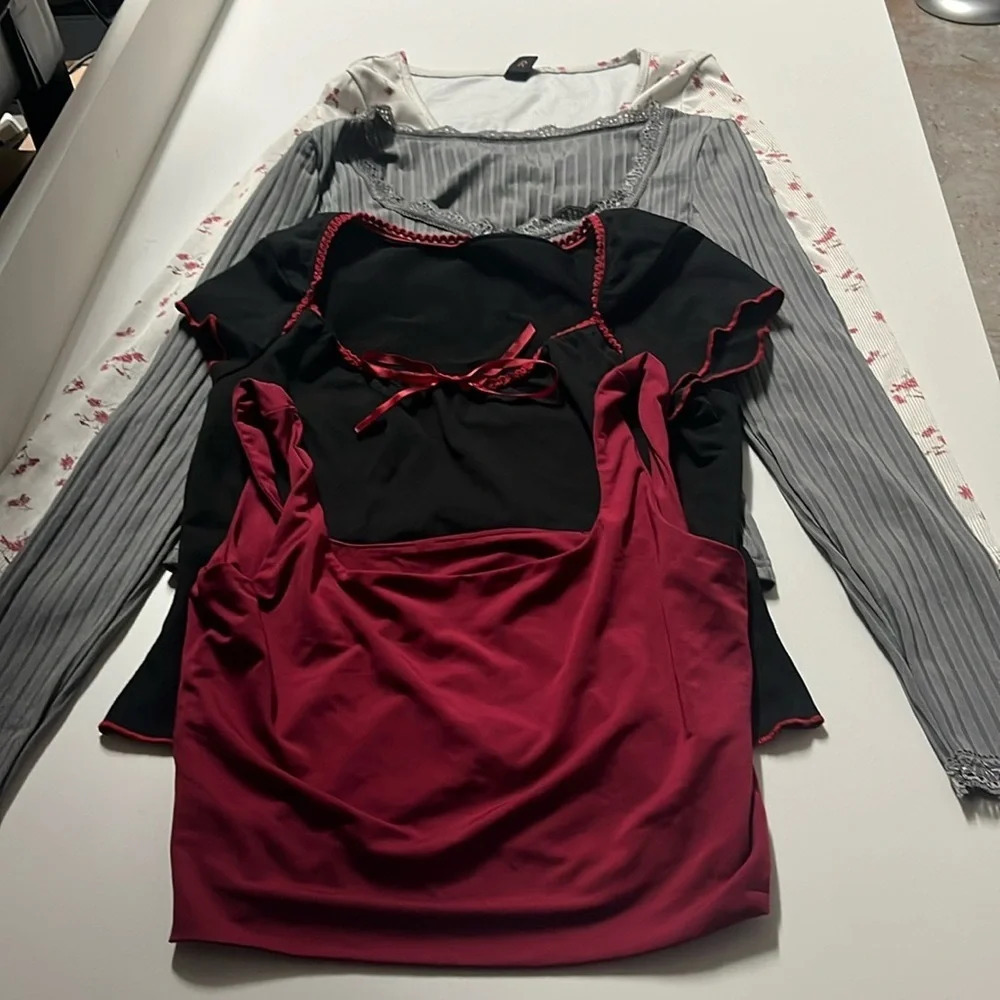 Imperfect SHEIN bundle juniors small tops 2 long sleeved 1 short sleeve 1 crop